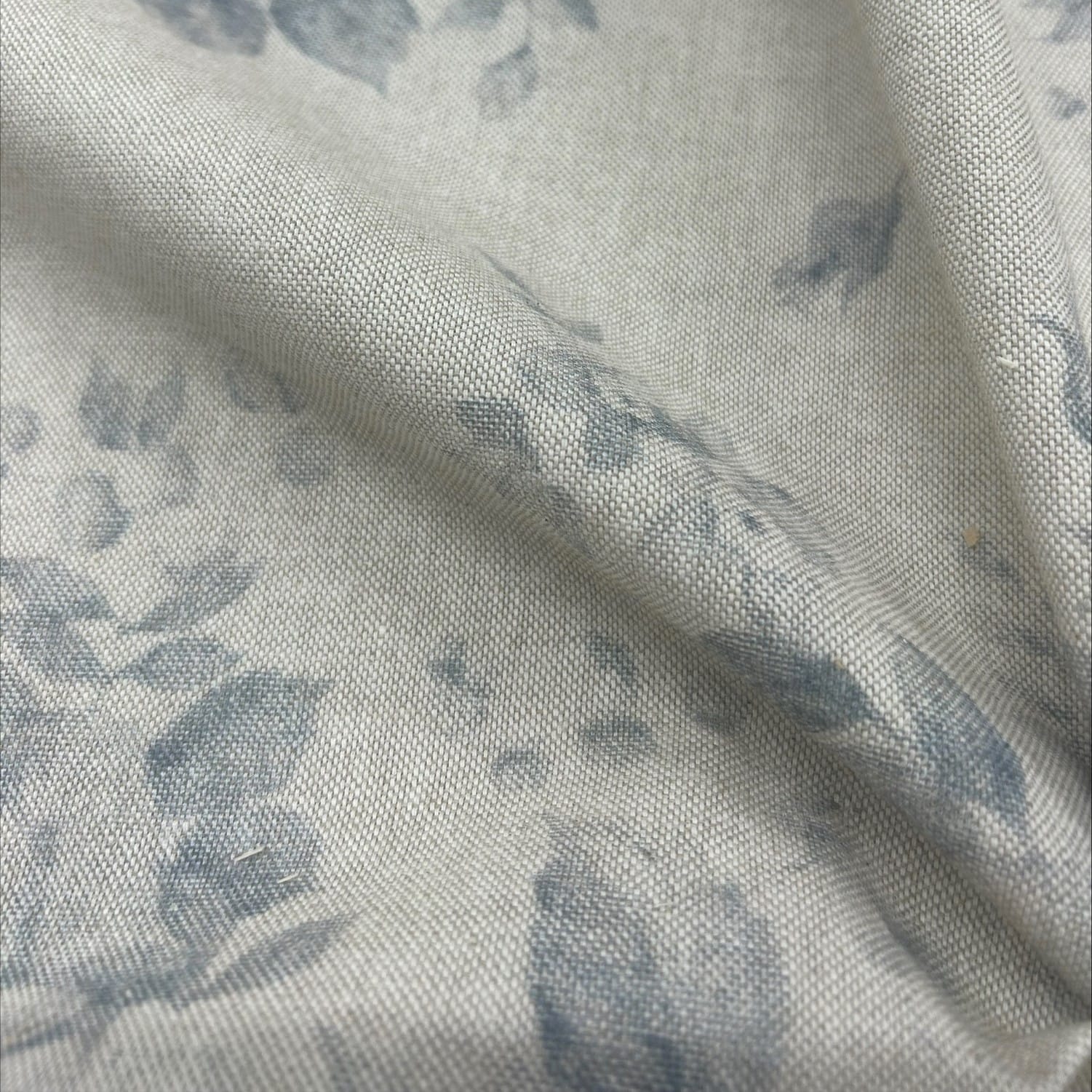 Sewing House Faded Rose Indigo Roman Blind Sewing House Faded Rose Indigo Roman Blind